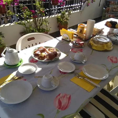 La Castellese Bed & Breakfast 3*