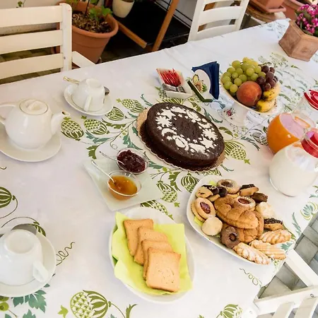 Alojamento de Acomodação e Pequeno-almoço La Castellese *