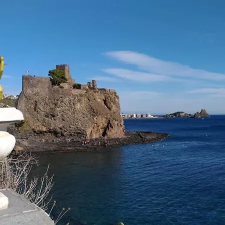 La Castellese 3* Aci Castello
