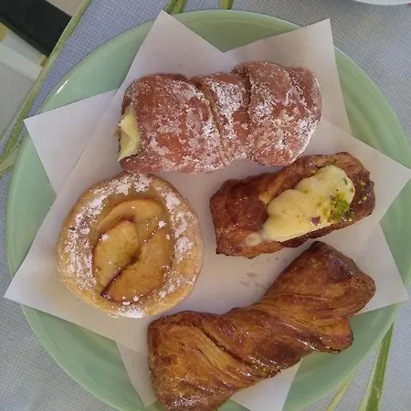 Alojamento de Acomodação e Pequeno-almoço La Castellese Aci Castello