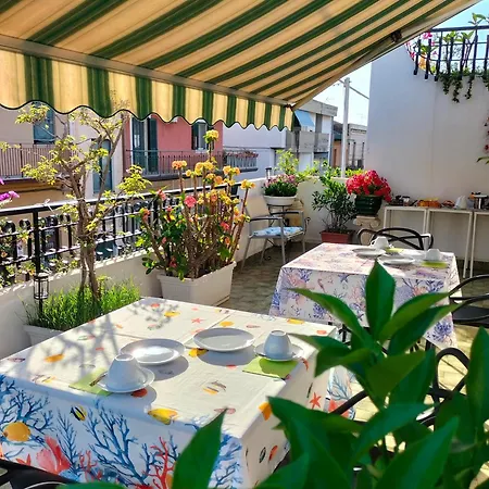 La Castellese Bed & Breakfast 3*